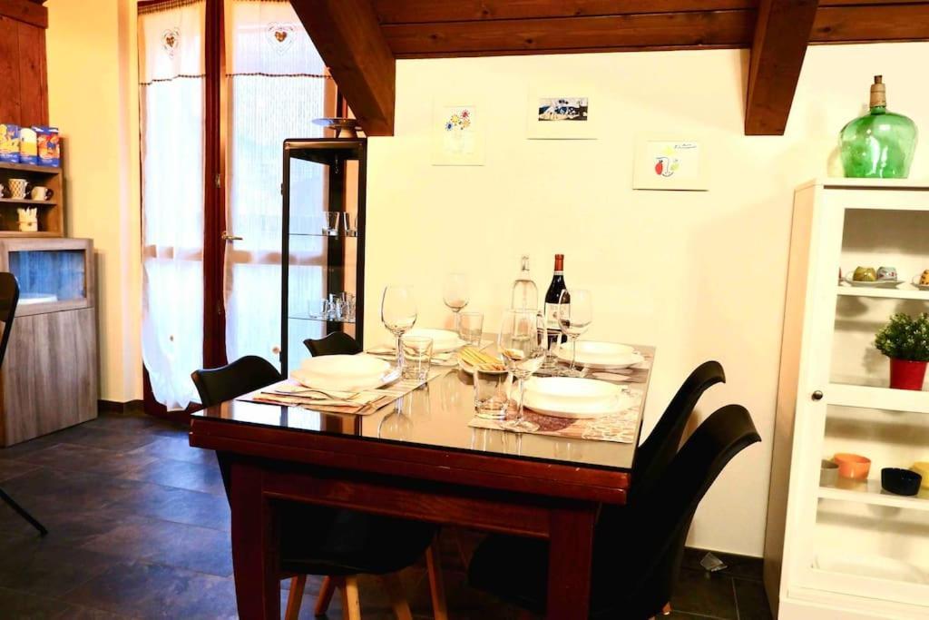 Attico Nel Cuore Delle Langhe - Free Parking Wi-Fi E Ac Alba  Zewnętrze zdjęcie